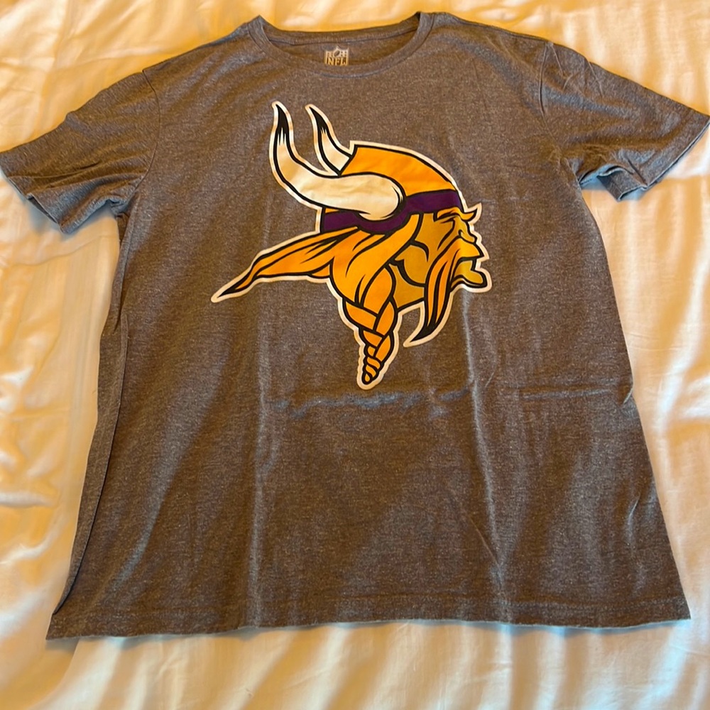 Old Navy NFL Team Apparel Solid Logo Minnesota Vikings Football Men’s Shirt